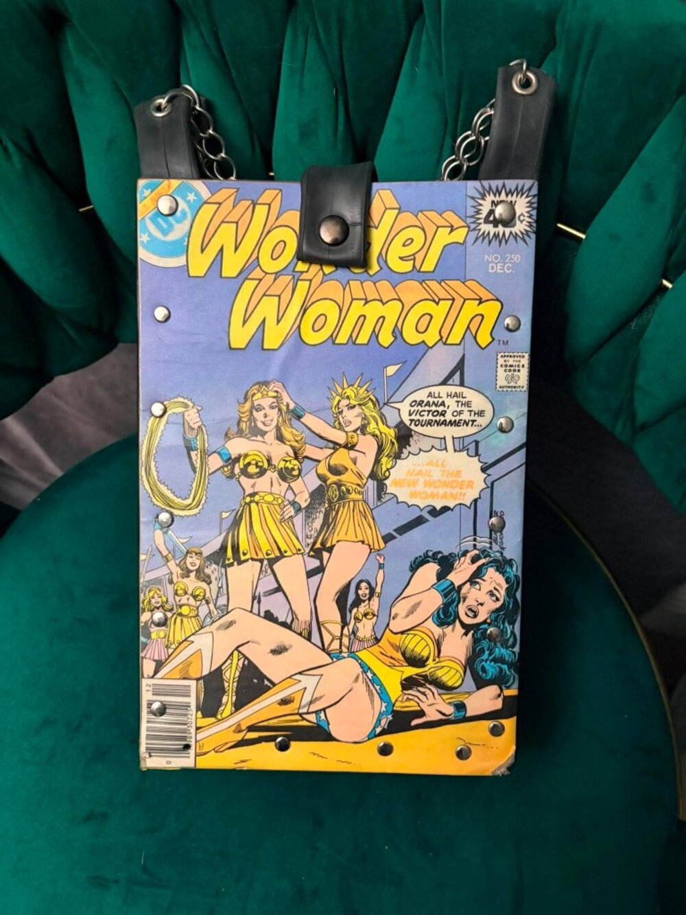 Atticdwellers Wonder Woman Comic Book Purse Handmade DC Comics Shoulder Bag USA